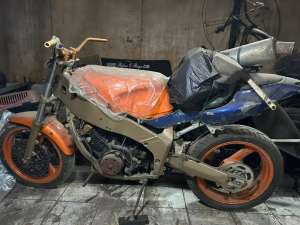 Jual bekas Yamaha Fzr 400 1990,lokasi di Pekayon