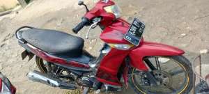 Jual bekas Yamaha Vega ZR 2010, stater hidup, velg racing, siap pakai,lokasi di Bojonggede