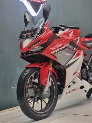 Jual bekas 2021 HONDA CBR 150 R ASLI 2RB KM - MUSTIKA,lokasi di Gresik