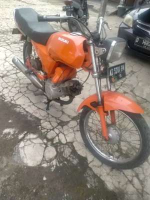 Jual bekas A100 96st mesin bagus siap kerja oli jalan,lokasi di Kalasan