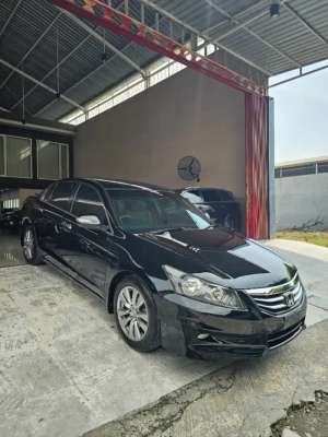 Jual bekas Accord VTI-L 2011 km 80rb,lokasi di 