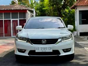 Jual bekas Accord VtiL 2.4 Th 2013 Automatic Low KM Istimewa,lokasi di 