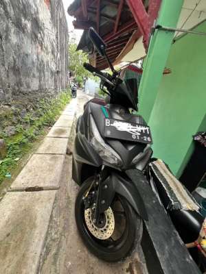 Jual bekas Aerox 155 Connected black blue,lokasi di Ciputat Timur