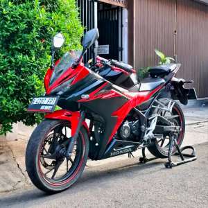 Jual bekas All New Honda CBR 150 CC Facelift Tahun 2018 ISTIMEWA,lokasi di Makasar