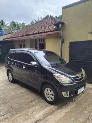 Jual bekas Avanza G Manual Hitam,lokasi di 