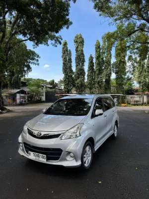Jual bekas Avanza Veloz 2014 manual low KM,lokasi di 