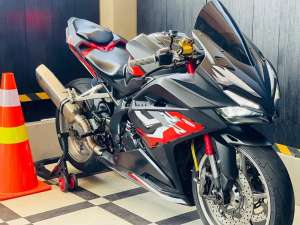 Jual bekas Babby RR 250 honda cbr-250rr non abs cbr 250 rr fullspec modif,lokasi di Kebomas