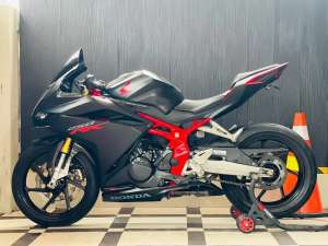 Jual bekas Babby RR cbr-250rr honda cbr250 rr abs cbr 250 rr abs cbr 250 abs,lokasi di Kebomas