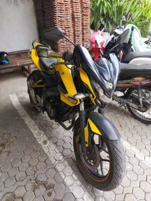 Jual bekas Bajaj pulsar 200ns komplit murah,lokasi di Bantarjati