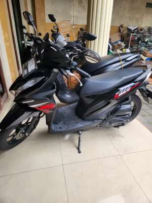 Jual bekas Beat f1 2022 black glosy gbm,lokasi di Berbah