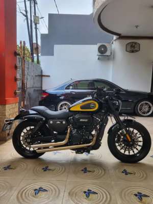 Benelli Keeway Benda v252 ONLY 400km lokasi di Pulo Gadung, tersedia melalui melalui situs Olx