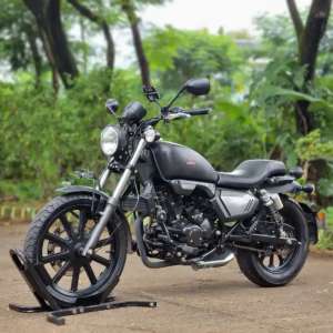 Jual bekas BENELLI MOTOBI 200 EVO 2022 BLACK KM 6000 SUPER MULUS PAJAK ON,lokasi di Bekasi Selatan