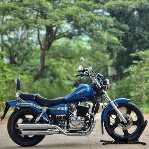 Jual bekas BENELLI PE 250 KARBU 2022 BIRU ISTIMEWA SIAP GAS PAJAK ON,lokasi di Pesanggrahan