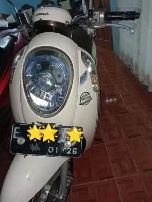 Jual bekas Bismillah di jual Honda Scoopy warna cream,lokasi di Jamblang