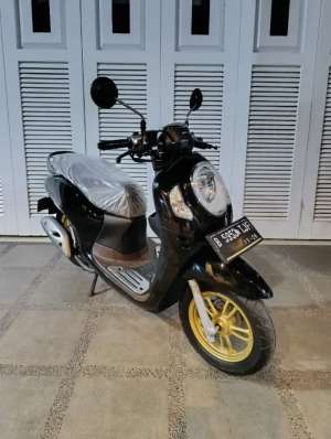 Jual bekas Bissmillah dijual motor Honda Scoopy prestige 2021,lokasi di Kelapa Gading