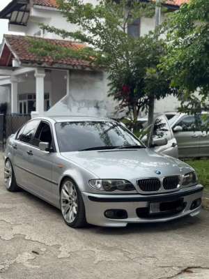 Jual bekas BMW 318i 2002 Bensin,lokasi di 