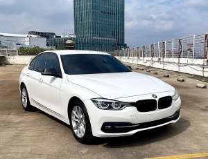 Jual bekas BMW 320i M-Sport KM.20rb Serv.Record,lokasi di 