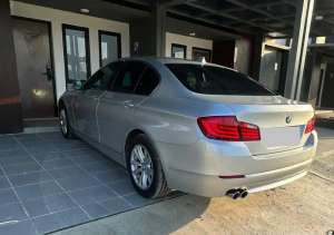 Jual bekas BMW 523i Silver jarang ada,lokasi di 