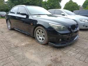 Jual bekas BMW 530i e30 Automatic tahun 2006,lokasi di 