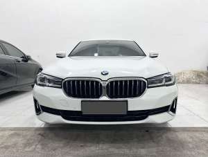 Jual bekas BMW 530i Opulence 2022 nik 21 Facelift Km Low Full Original Istimewa,lokasi di 