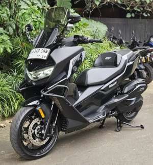 BMW C400 GT Grey Wrapping Black lokasi di Cilandak, tersedia melalui melalui situs Olx