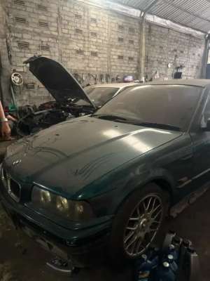Jual bekas Bmw e36 318i green 1993,lokasi di 