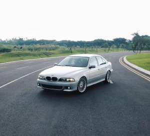Jual bekas BMW E39 DOUBLE GLASSANTI PELURU520i 2003Last Edition,lokasi di 