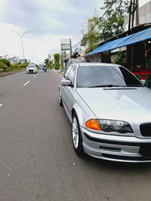 Jual bekas BMW E46 TAHUN 2001,lokasi di 