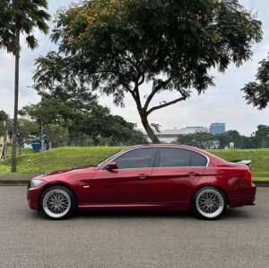 Jual bekas Bmw E90 320 LCI,lokasi di 