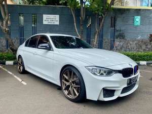 Jual bekas BMW F30 320i 2013 luxury putih type tertinggi,lokasi di 