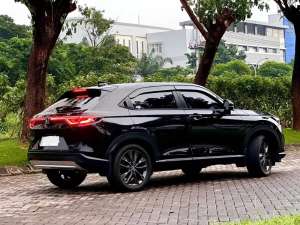 Jual bekas BU Jual cepat Honda HRV special edition SE 2022 akhir. bonus audio,lokasi di 