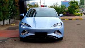 Jual bekas BYD Seal Performance 3.8s AWD Fullspec Arctic Blue 2024 Like New,lokasi di 