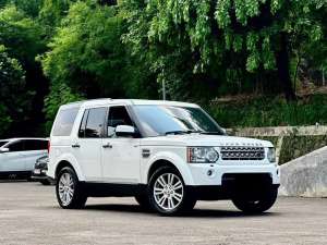 Jual bekas CASH Land Rover Discovery 4 HSE 3.0 Diesel SDV6 2011 Original,lokasi di 