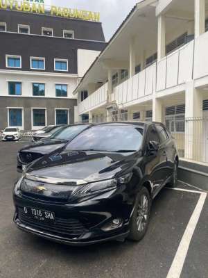 Jual bekas Cash Toyota harrier 2014,lokasi di 
