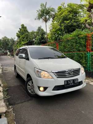 Jual bekas CASHToyota Kijang Innova G At 2012 Bensin Tt Pribadi Innova G-At,lokasi di 