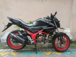 Jual bekas CB150R LED V3 2018,lokasi di Wonokromo