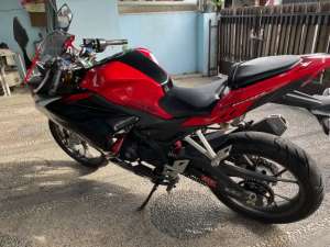 Jual bekas CBR R150R ABS 2022 Red,lokasi di Pulo Gadung