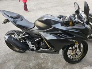 Jual bekas CBR150 2024 black,lokasi di Semarang Timur