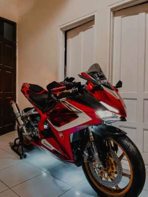 Jual bekas CBR250RR th 2021Odo 10rbSlowGoing,lokasi di Cengkareng