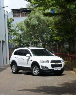 Jual bekas Chevrolet Captiva 2.4 AT bensin 2014,lokasi di 