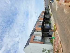 Cluster Barcelona rmh 2Lantai lokasi di Cibitung, tersedia melalui melalui situs Olx