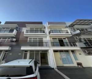 D jual rumah katamaran indah boulvard pik lokasi di Pantai Indah Kapuk, tersedia melalui melalui situs Olx