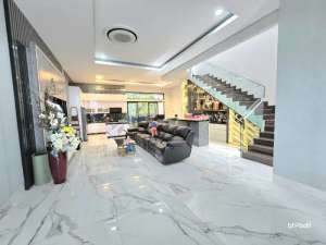 D jual rumah pik manyar permai lokasi di Pantai Indah Kapuk, tersedia melalui melalui situs Olx