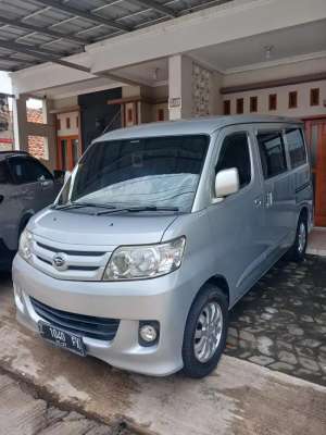 Jual bekas Daihatsu Luxio 2012 Bensin,lokasi di 