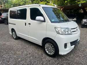 Jual bekas DAIHATSU LUXIO M MANUAL 2012,lokasi di 