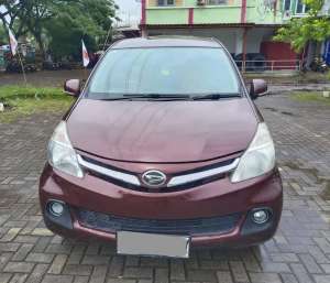 Jual bekas daihatsu xenia r duluxe 2013,lokasi di 