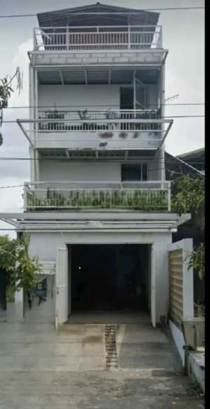 Di jual 3 lantai cocok coffee lantai atas 3 view Bengawan solo river lokasi di Jebres, tersedia melalui melalui situs Olx