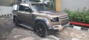 Jual bekas Di jual mobil Defender 110 warna coklat,lokasi di 