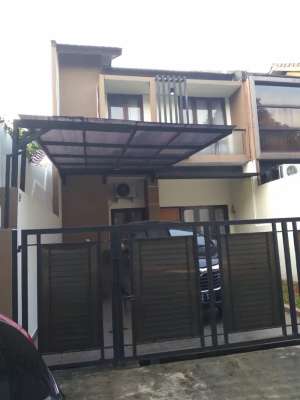 Di jual rumah. Curug Jaya, Jatiwaringin Pondok Gede. lokasi di Pondok Gede, tersedia melalui melalui situs Olx