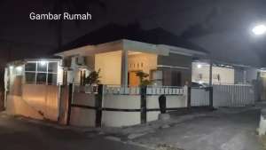 Di jual Rumah Induk dan Kos Exclusif 12 Kamar ,Bebas Banjir lokasi di Ngaglik, tersedia melalui melalui situs Olx